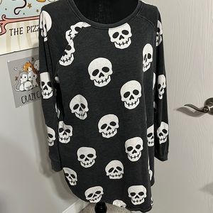 Torrid Long Sleeve Skull Sweater Size 1